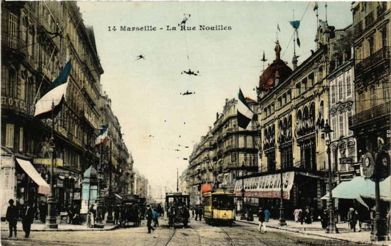 Carte postale ancienne Marseille La Rue Noailles à Marseille
