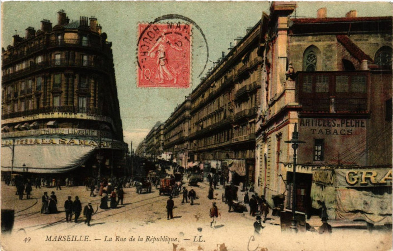Carte postale ancienne Marseille La Rue de la Republique à Marseille
