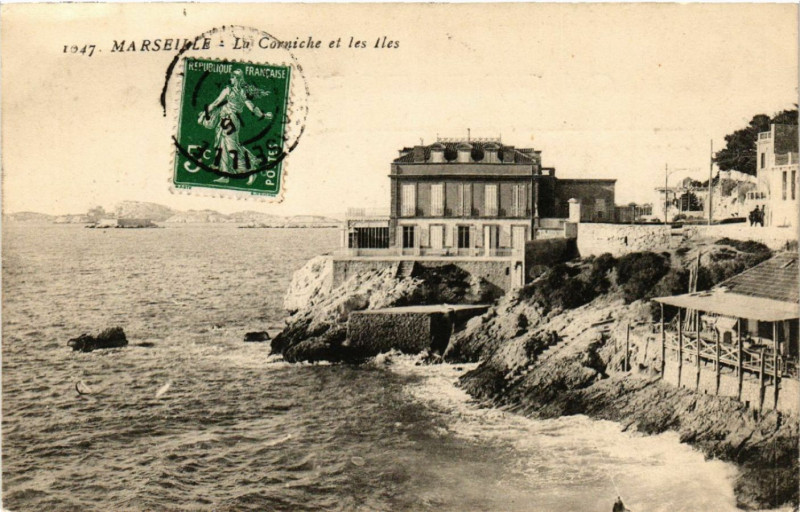 Carte postale ancienne Marseille La Corniche et les Iles à Marseille
