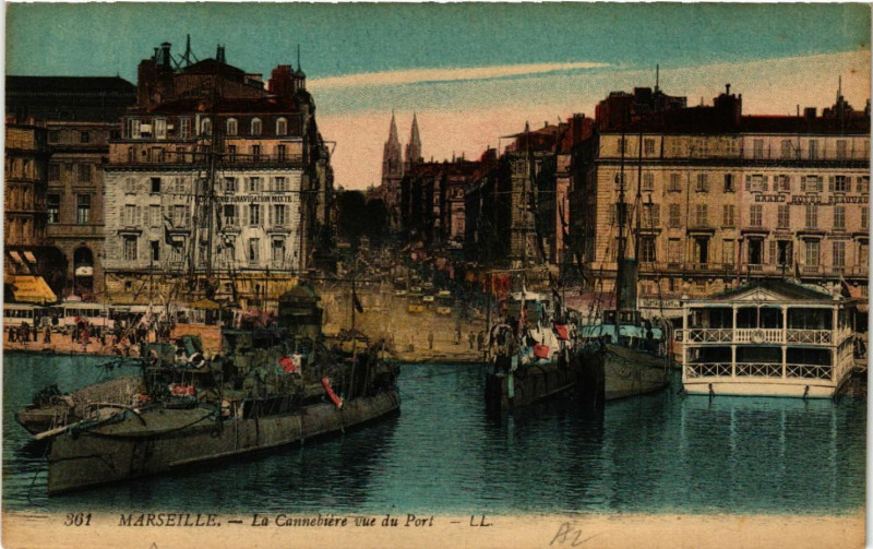 Carte postale ancienne Marseille La Cannebiere vue du Port à Marseille