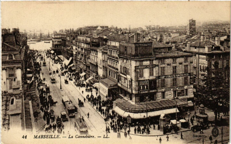 Carte postale ancienne Marseille La Cannebiere à Marseille