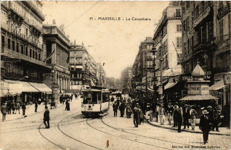 Carte postale ancienne Marseille La Cannebiere à Marseille