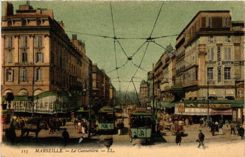 Carte postale ancienne Marseille La Cannebiere à Marseille