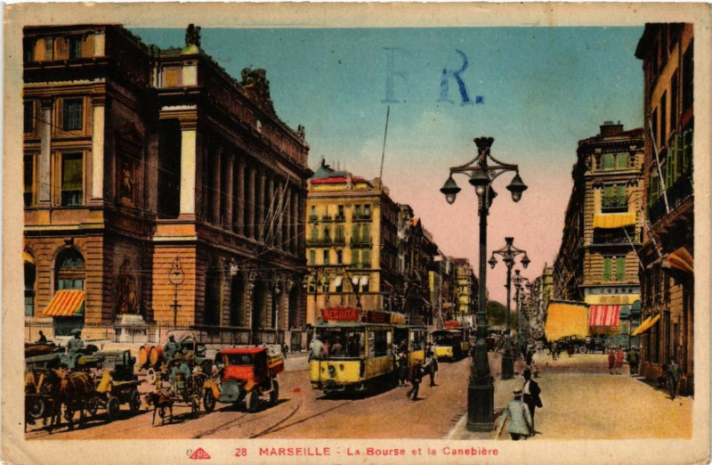 Carte postale ancienne Marseille La Bourse et la Cannebiere à Marseille