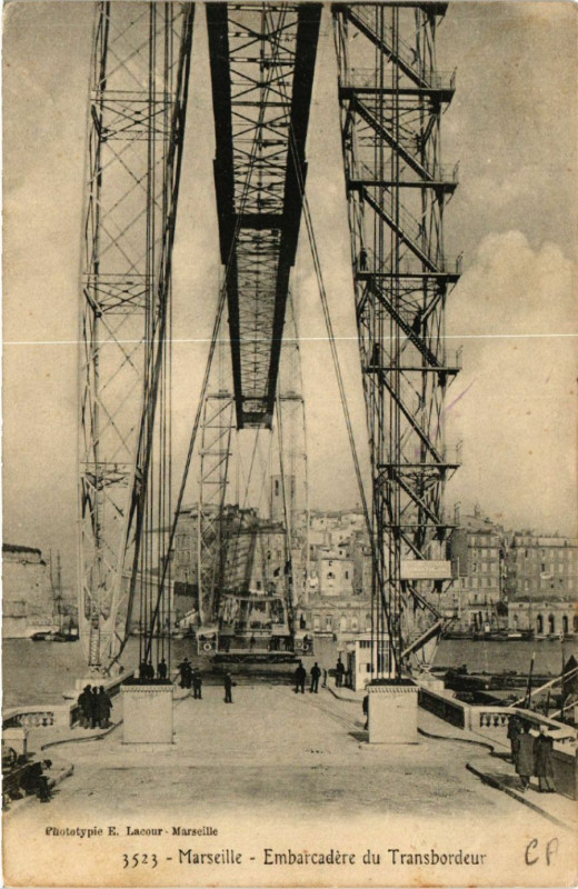 Carte postale ancienne Marseille Embarcadere du Transbordeur à Marseille