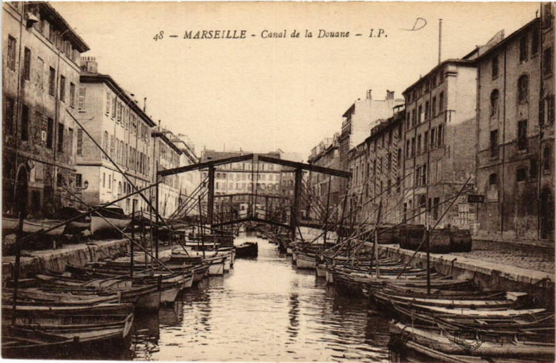 Carte postale ancienne Marseille Canal de la Douane à Marseille