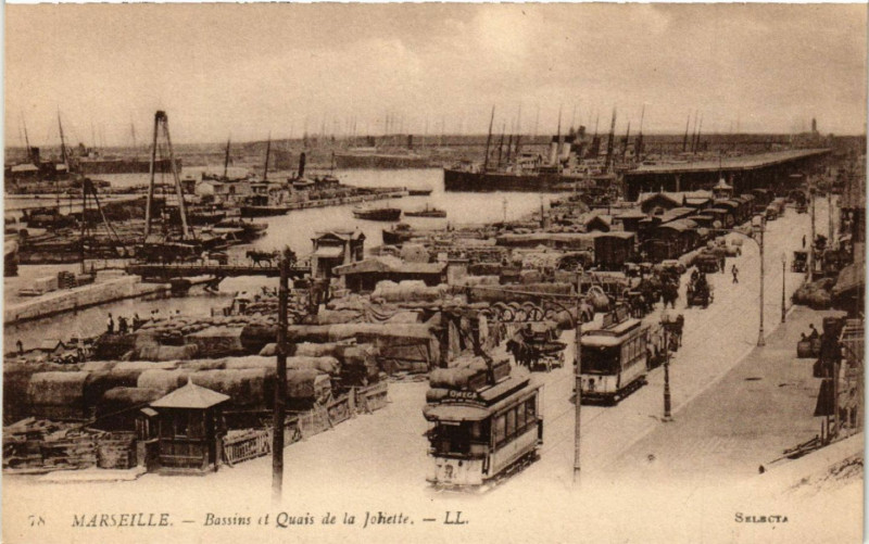 Carte postale ancienne Marseille Bassins et Quais de la Joliette à Marseille