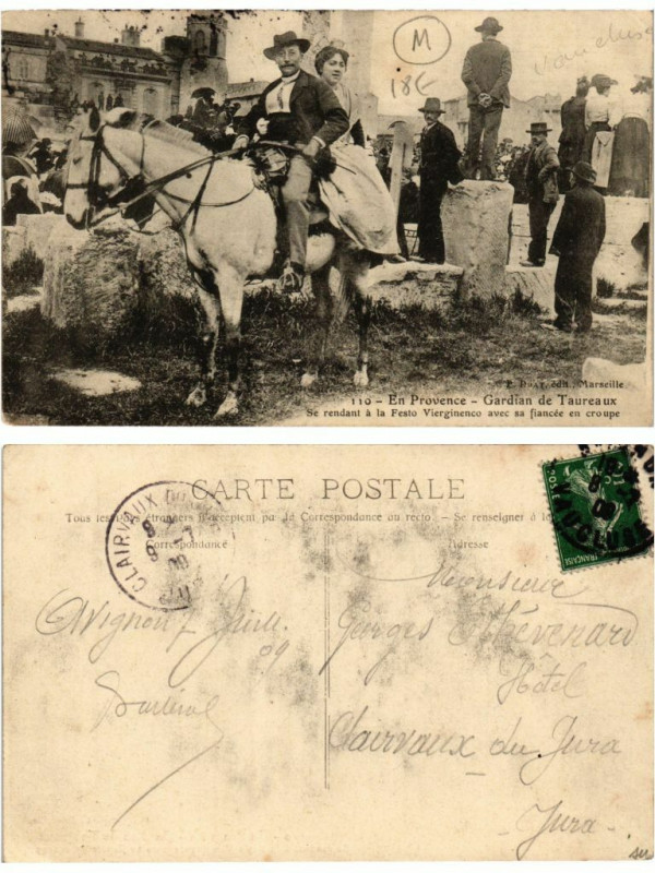 Carte postale ancienne 110 En Provence Gardian de Taureaux Avec Sa Fiancee En Croupe