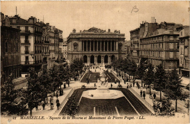 Carte postale ancienne Marseille Square de la Bourse et Monument de Pierre Puget à Marseille