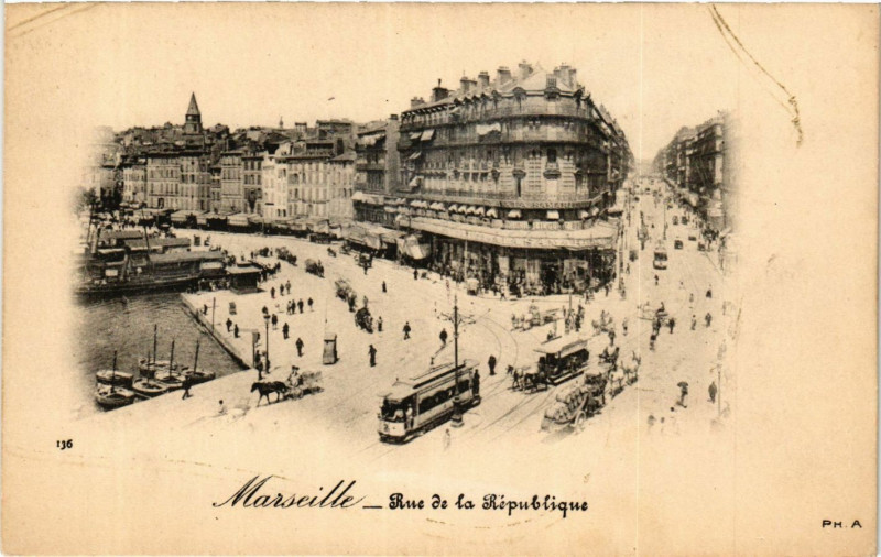 Carte postale ancienne Marseille Rue de la Republique à Marseille
