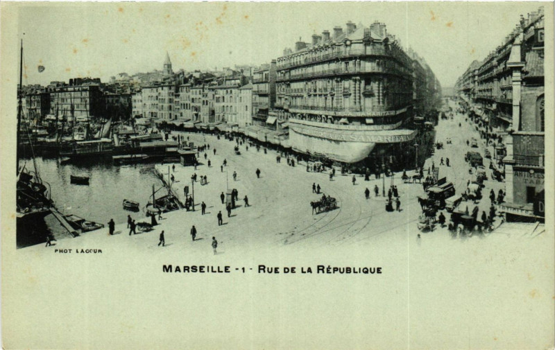 Carte postale ancienne Marseille Rue de la Republique à Marseille