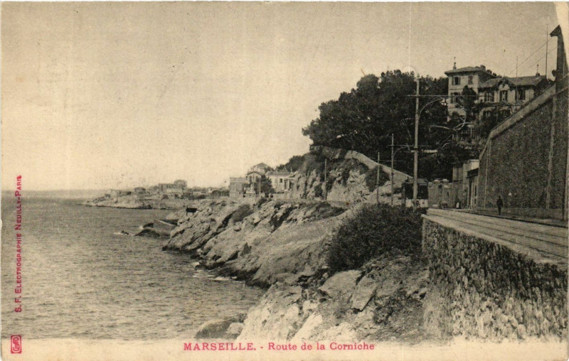 Carte postale ancienne Marseille Route de la Corniche à Marseille