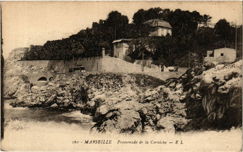 Carte postale ancienne Marseille Promenade de la Corniche à Marseille