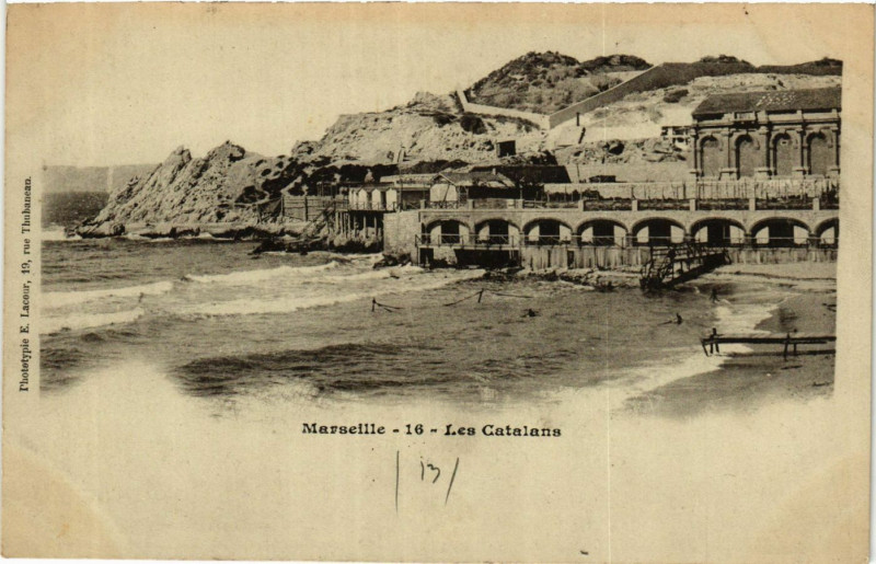 Carte postale ancienne Marseille Les Catalans à Marseille