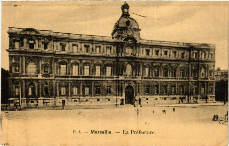 Carte postale ancienne Marseille La Préfecture à Marseille