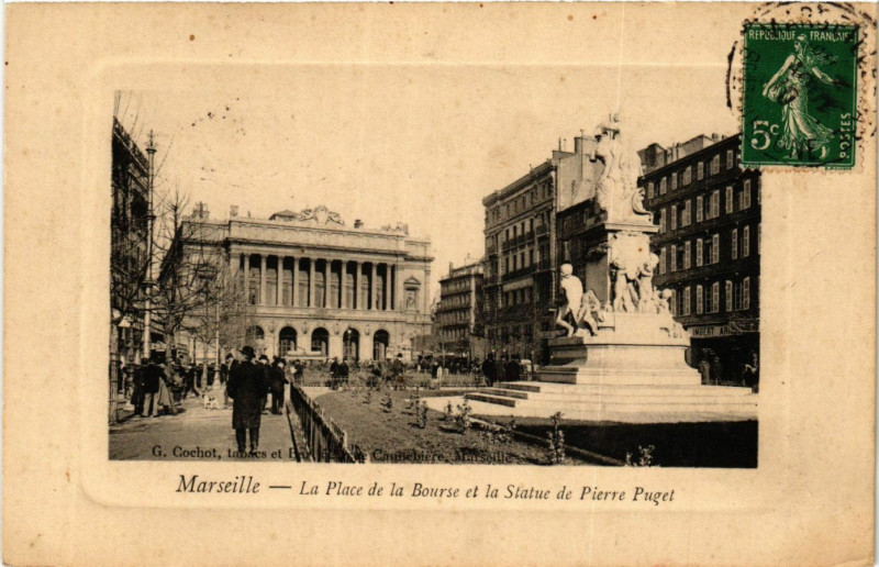 Carte postale ancienne Marseille La Place de la Bourse et la Statue de Pierre Puget à Marseille