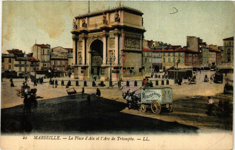 Carte postale ancienne Marseille la Place d'Aix et l'Arc de Triomphe à Marseille