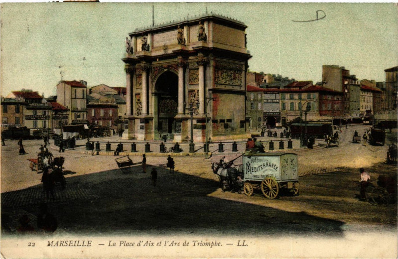 Carte postale ancienne Marseille la Place d'Aix et l'Arc de Triomphe à Marseille