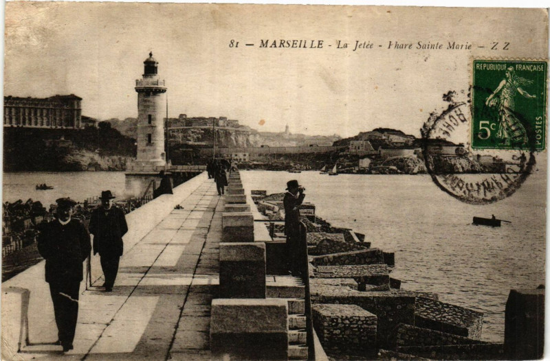 Carte postale ancienne Marseille La Jetee Phare Ste-Marie à Marseille