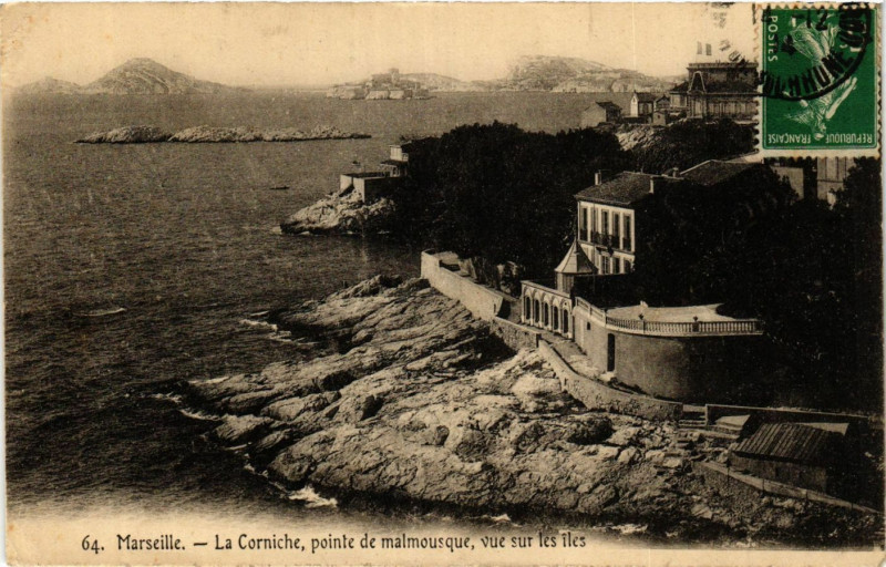 Carte postale ancienne Marseille La Corniche pointe de malmousque, vue sur les Iles à Marseille