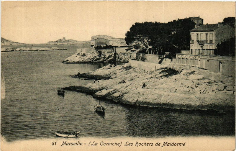 Carte postale ancienne Marseille La Corniche Les Rochers de Maldorme à Marseille