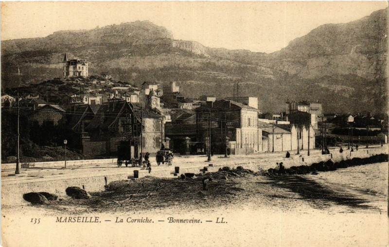 Carte postale ancienne Marseille La Corniche La Belvedere à Marseille