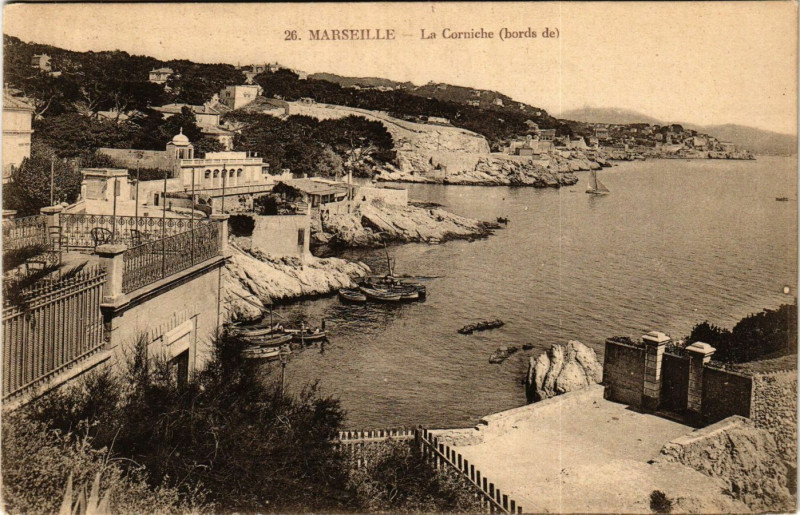 Carte postale ancienne Marseille La Corniche bords de à Marseille