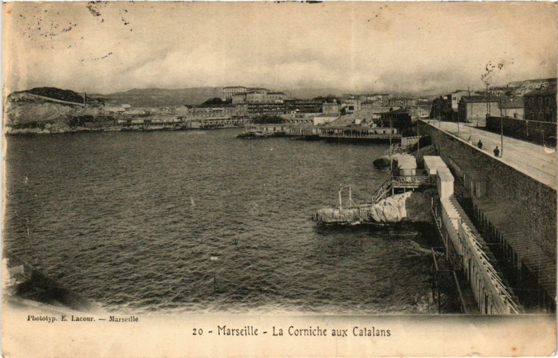 Carte postale ancienne Marseille La Corniche aux Catalans à Marseille