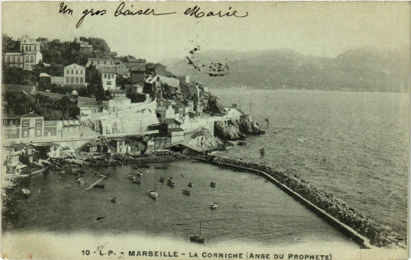 Carte postale ancienne Marseille La Corniche Anse du Prophete à Marseille