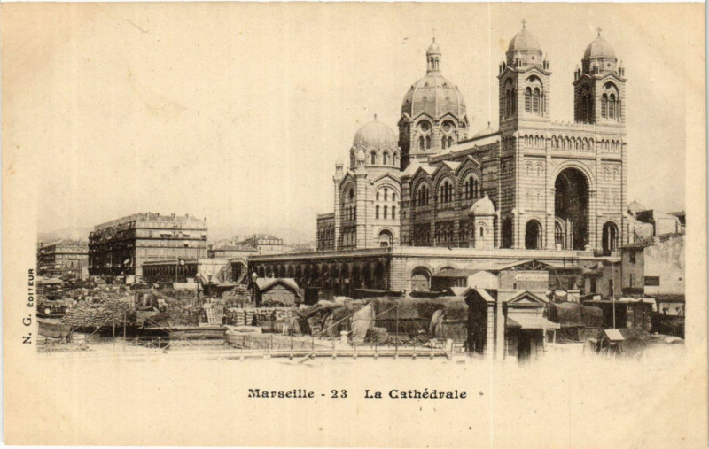 Carte postale ancienne Marseille La Cathedrale à Marseille