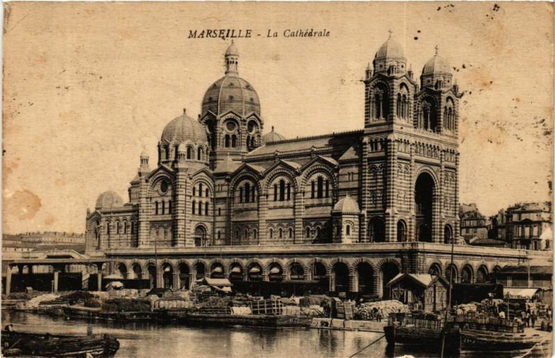 Carte postale ancienne Marseille La Cathedrale à Marseille