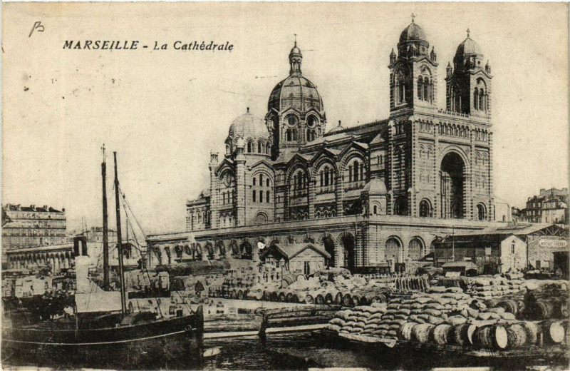 Carte postale ancienne Marseille La Cathedrale à Marseille