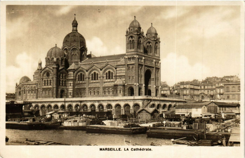 Carte postale ancienne Marseille La Cathedrale à Marseille