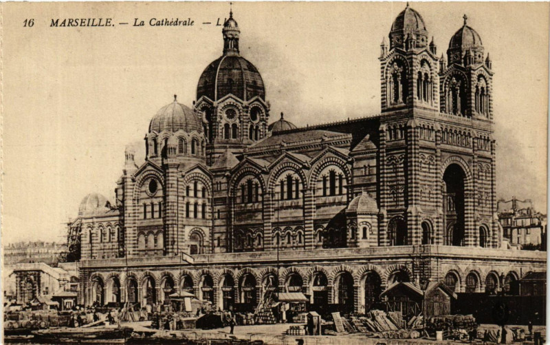 Carte postale ancienne Marseille La Cathedrale à Marseille