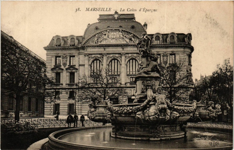 Carte postale ancienne Marseille La Caisse d'Epargne à Marseille