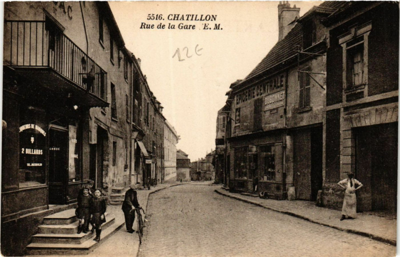 Carte postale ancienne Chatillon Rue de la Gare à Châtillon