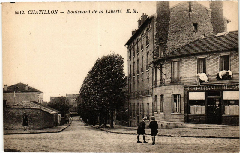 Carte postale ancienne Chatillon Boulevard de la Liberté à Châtillon