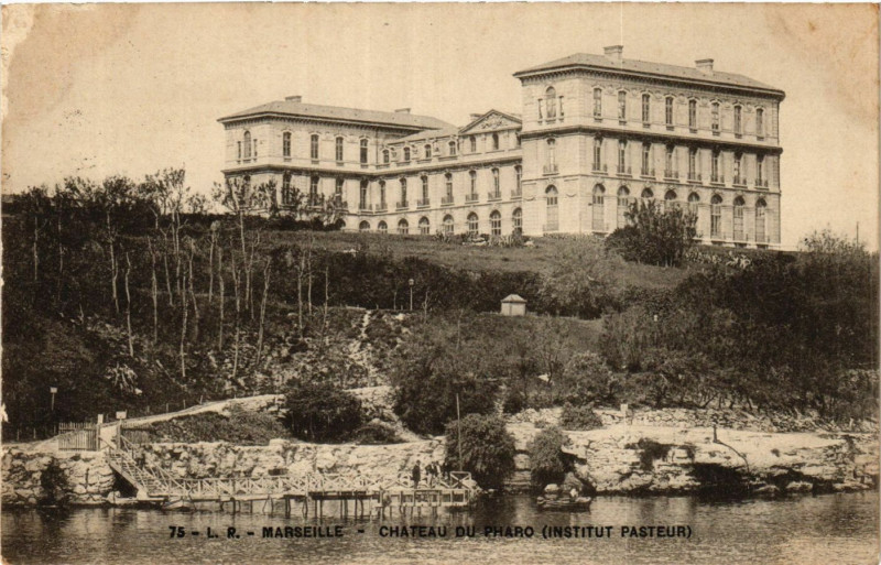 Carte postale ancienne Marseille Chateau du Phare Institut Pasteur à Marseille