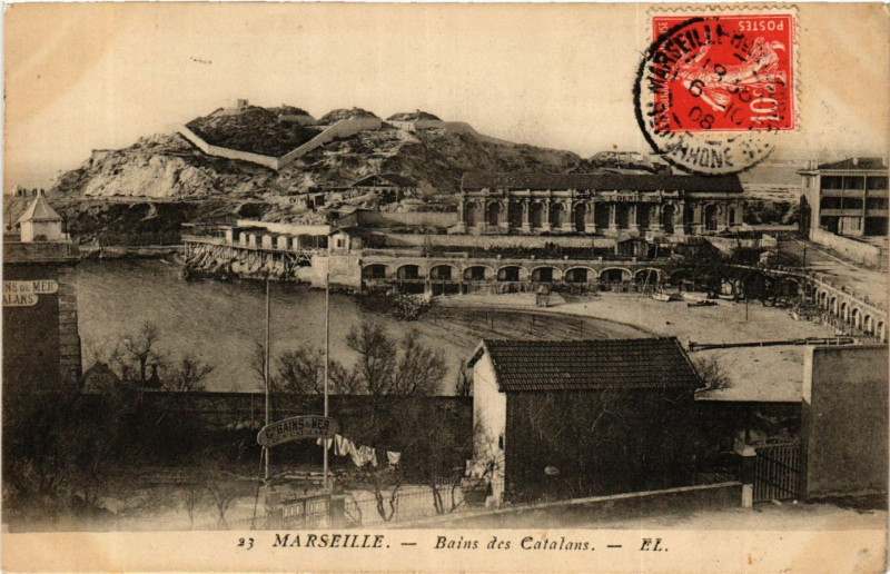 Carte postale ancienne Marseille Bains des Catalans à Marseille