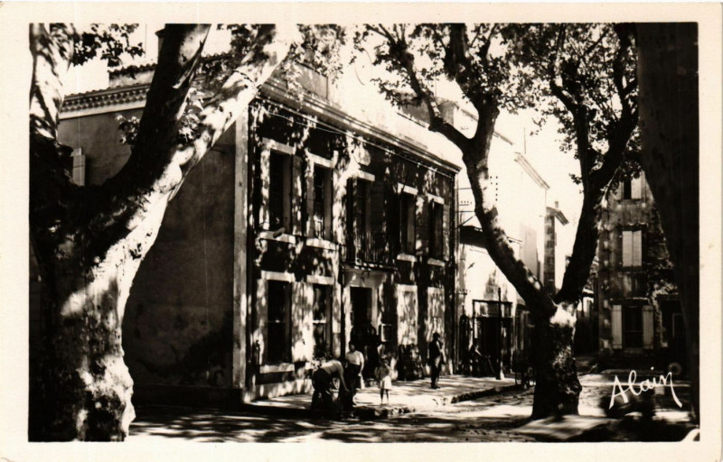 Carte postale ancienne Senas La Mairie à Sénas