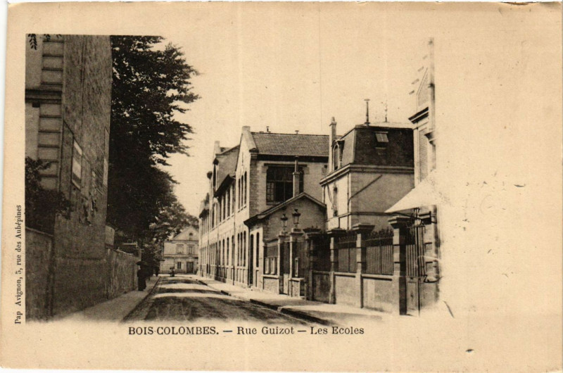 Carte postale ancienne Bois-Colombes Rue Guizot-Les Ecoles à Bois-Colombes