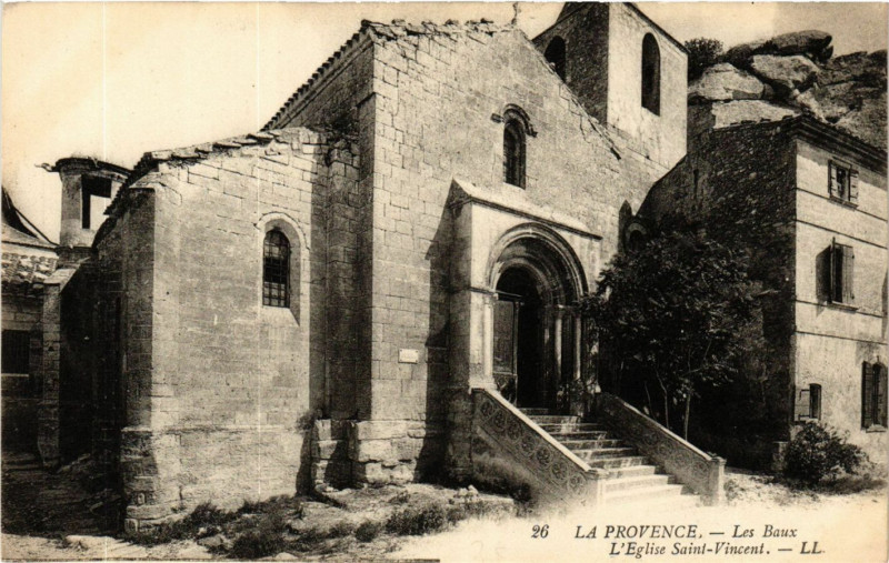 Carte postale ancienne La Provence Les Baux Eglise Saint-Vincent