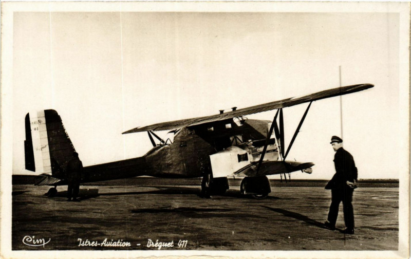 Carte postale ancienne Istres Aviation-Breguet 411 à Istres