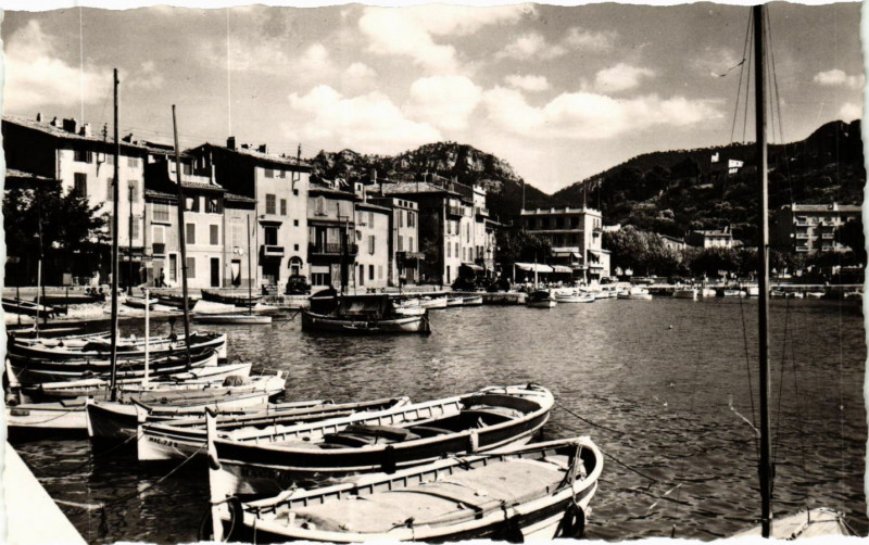 Carte postale ancienne Cassis Un coin du Port à Cassis
