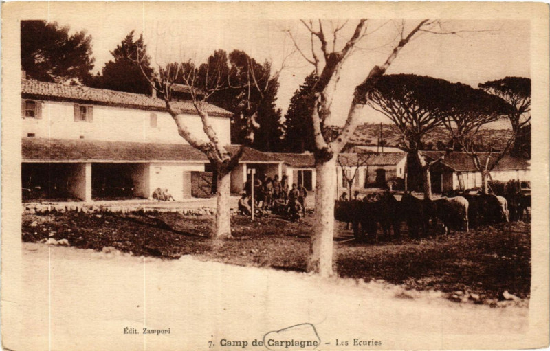 Carte postale ancienne Camp De Carpiagne Les Ecuries