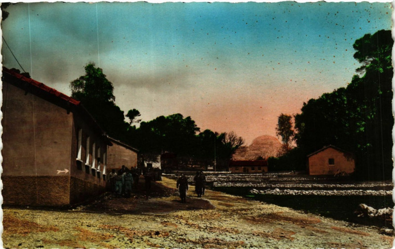Carte postale ancienne Aubagne Place d'Armes-1ere compaguie à Aubagne