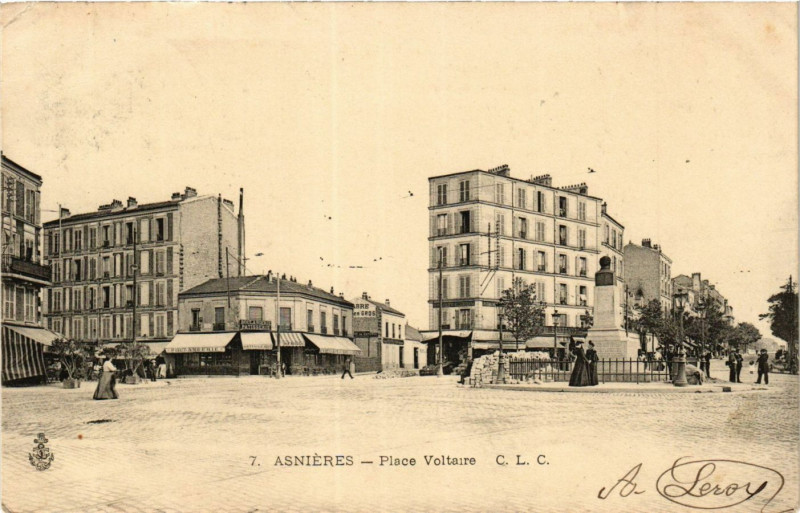 Carte postale ancienne Asnieres Place Voltaire