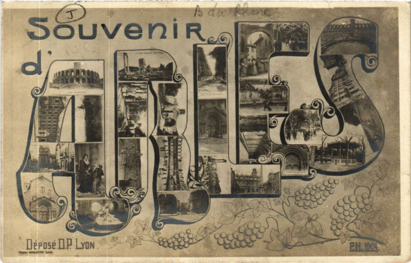 Carte postale ancienne Arles Souvenir à Arles