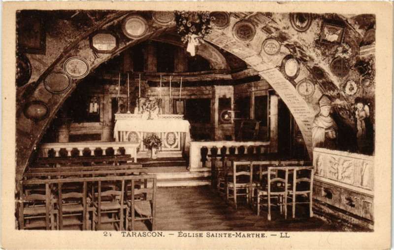 Carte postale ancienne Tarascon Eglise Ste-Marthe à Tarascon
