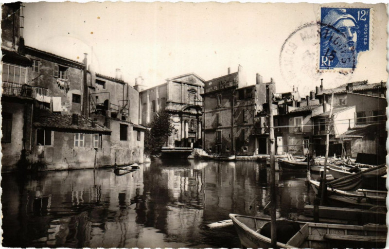 Carte postale ancienne Martigues Le Brescon et la Cathedrale à Martigues
